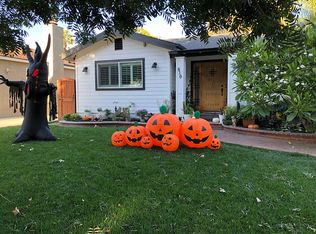 810 N Beachwood Dr, Burbank, CA 91506