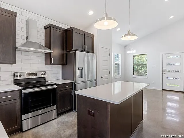 1114 N Olive St — Photo 8