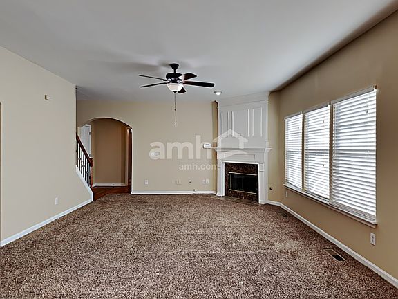 5th image of 586 Creek Valley Ct
