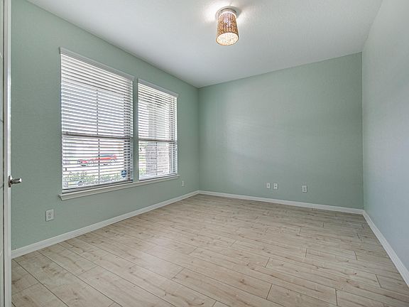 4th image of 5473 Cypress Pt