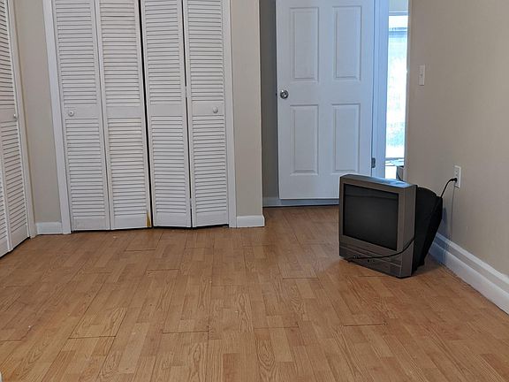 4th image of 2631 Martha Ln