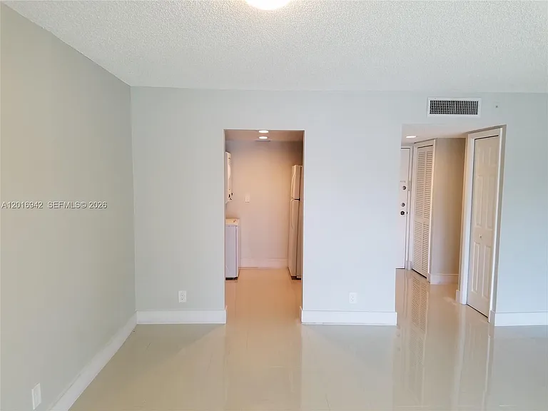 220 Lakeview Dr #206 — Photo 11