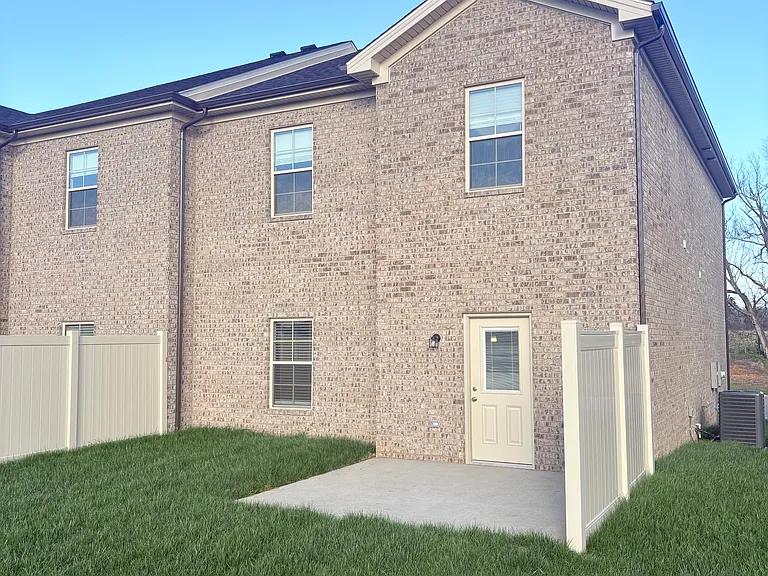 916 Rodeo Ln — Photo 20