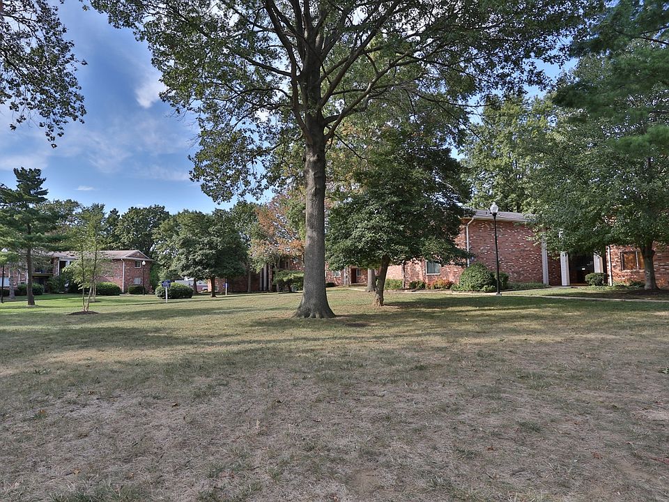 1st image of 213 Victor Pkwy #213C
