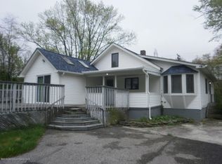 26 Megill Rd, Farmingdale, NJ 07727