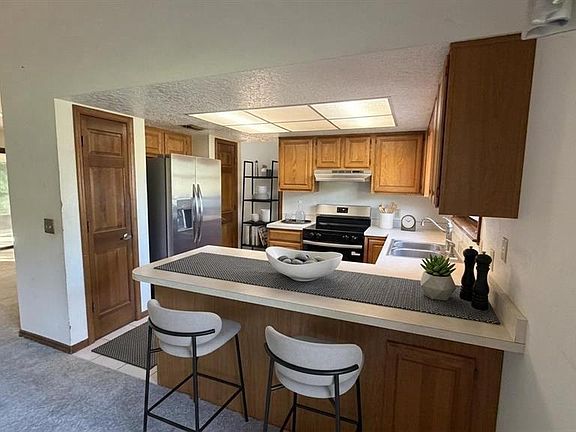 4th image of 107 HUNTER POINT COURT