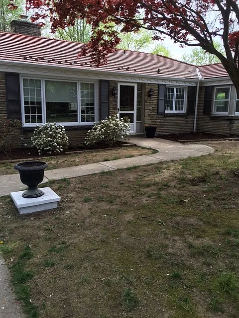 411 Vineyard Dr photo 1