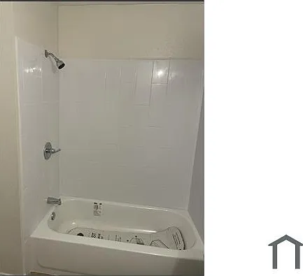 3401 Lafayette Dr NE #B — Photo 8