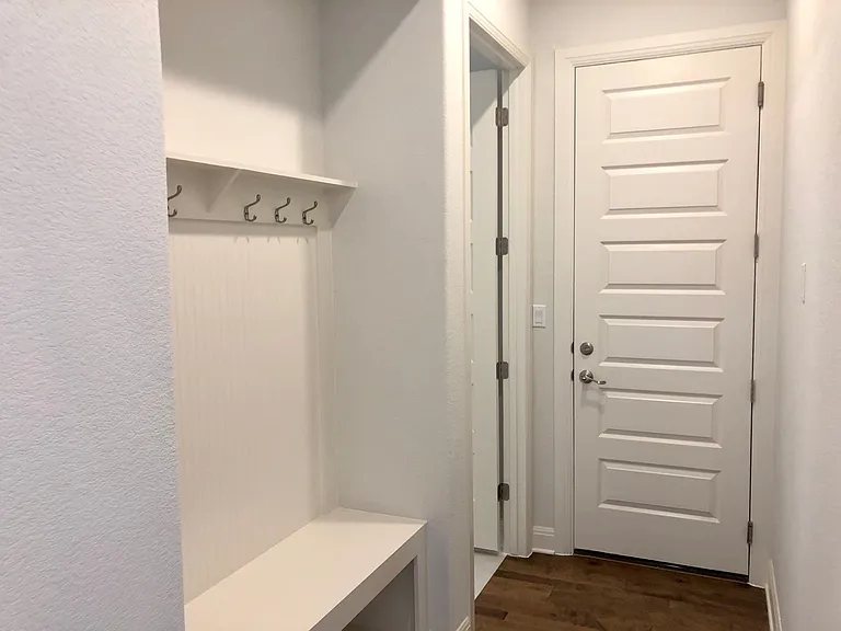 1920 Murano Ln — Photo 22