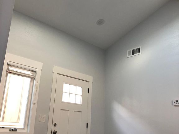 3rd image of 512 Elm Ct