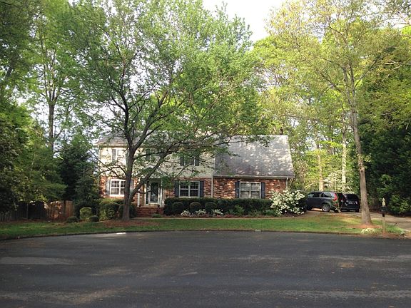 quiet/low traffic cul de sac