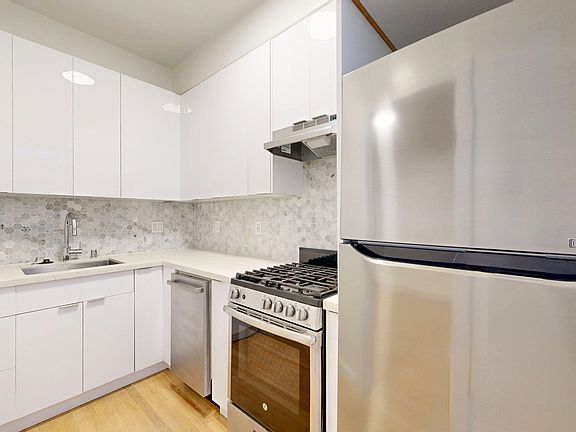 5th image of 1106 Bush St APT 207