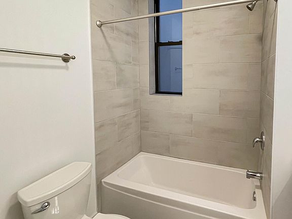 4th image of 2922 W Logan Blvd #2924-1