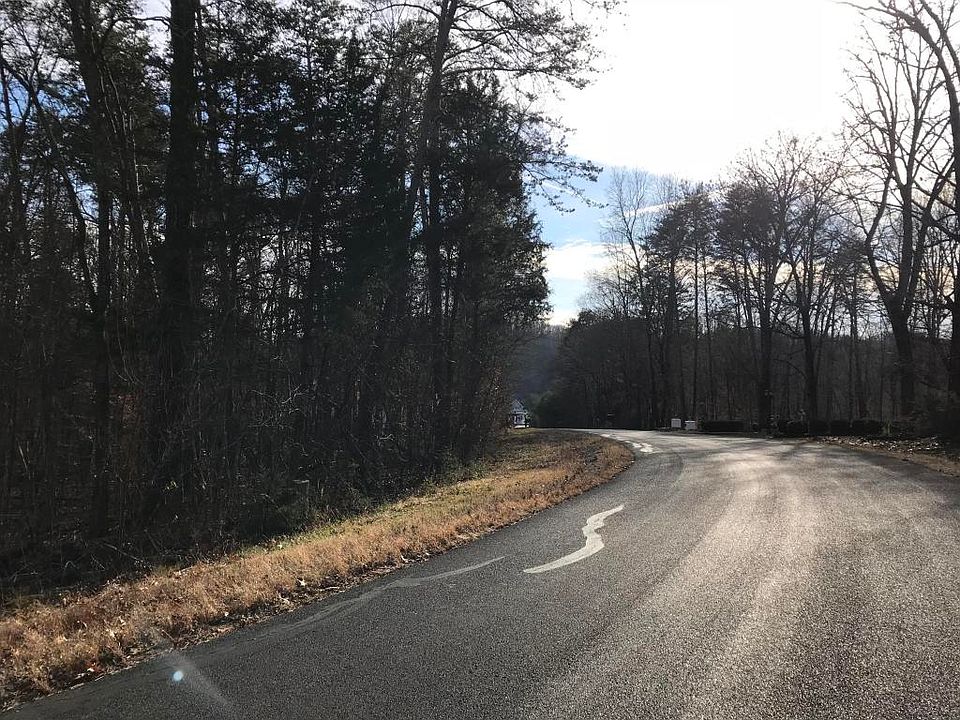 2nd image of 419 Igoti Ln