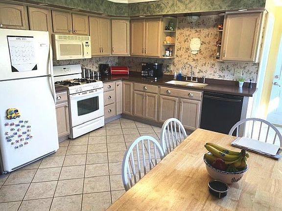 2nd image of 2053 Chapel Heights Rd