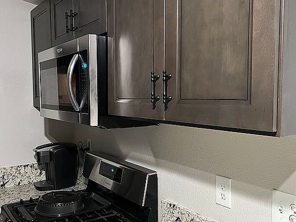 4th image of 33125 Zinck Way