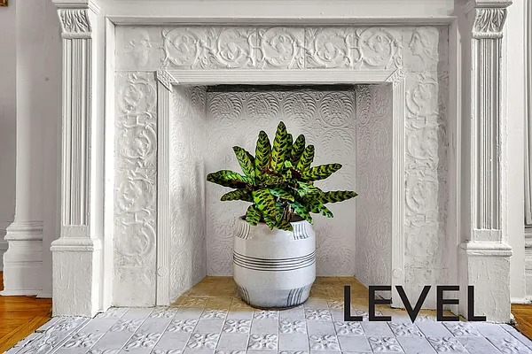 Sold by Level Group | media 7