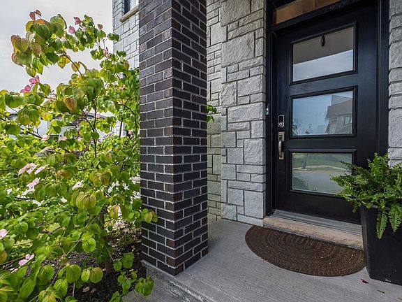 2nd image of 4 Crownridge Dr