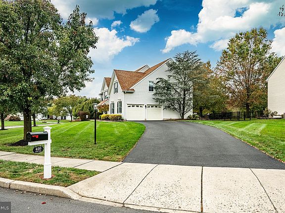 3rd image of 420 Belle Ln
