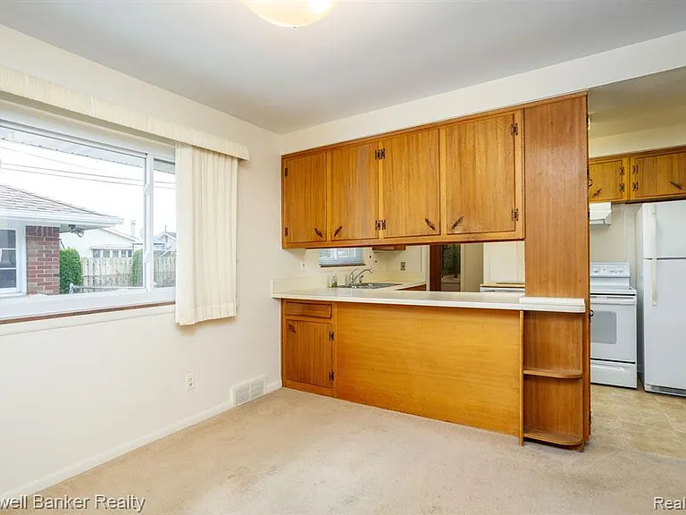 20571 Brooklawn Dr — Photo 6