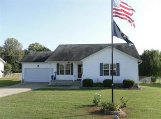 10431 Bell Station Rd, Oak Grove, KY 42262