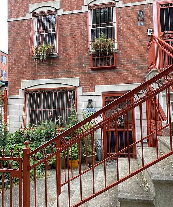 1st image of 20 E 118th St #4
