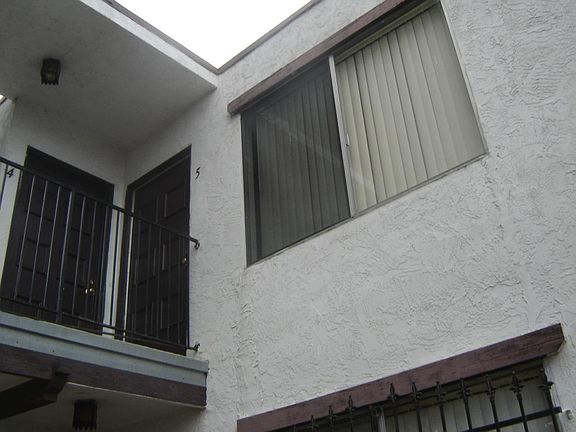 5th image of 3854 46th St APT 5