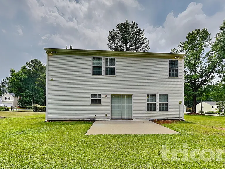 4586 Darrowby Dr — Photo 17