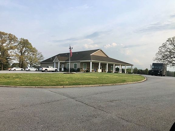 3rd image of 34 Briarwood Ter