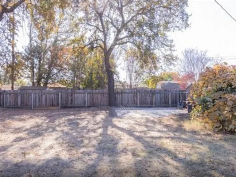 1132 E Morris Ave — Photo 9