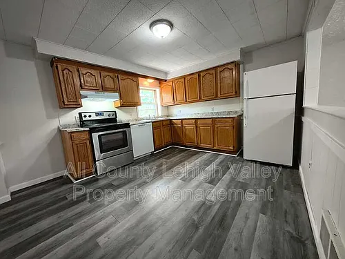 80 Hillside Ave Photo 1