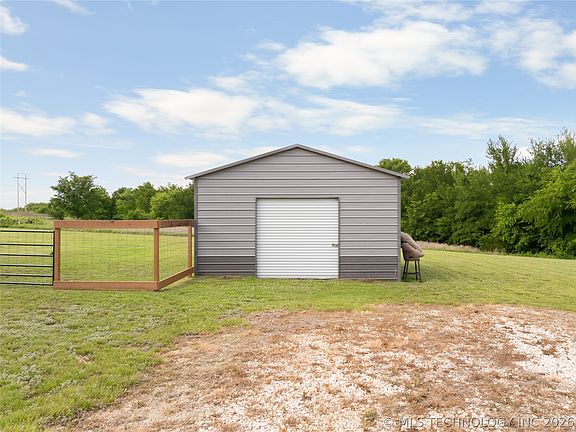 3rd image of 9530 Scout Ln