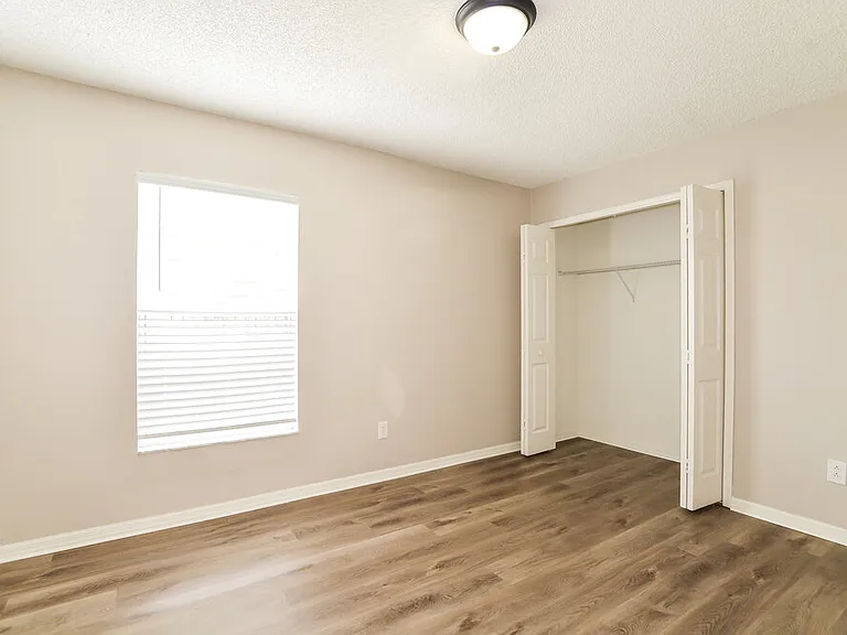 1876 Olivia Cir — Photo 13