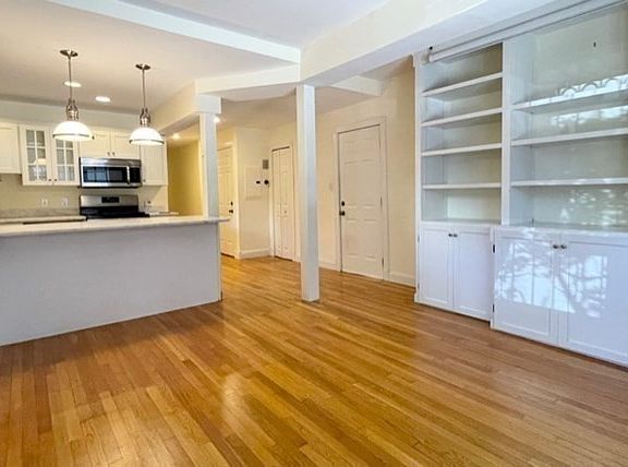 4th image of 26 Wellington St APT 1