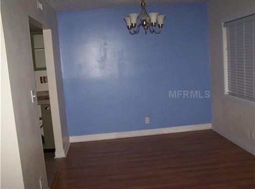 3rd image of 115 Crown Oaks Way