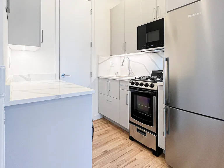 200 Mott St #12 — Photo 8