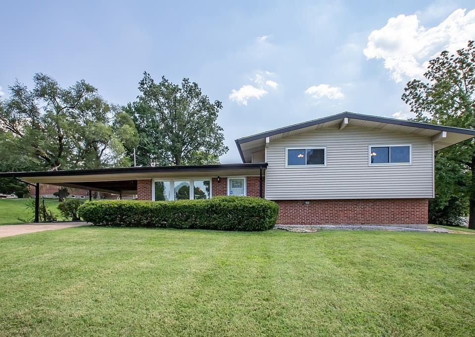 2nd image of 9532 Crockett Dr