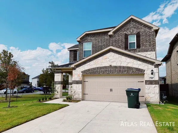 741 Creekwater Ln, Garland, TX 75043