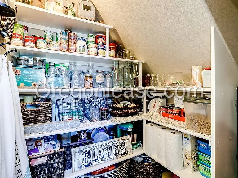 1723 Praslin St — Photo 9
