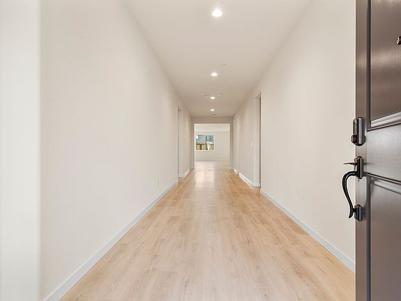 5th image of 1764 Santa Cruz Dr