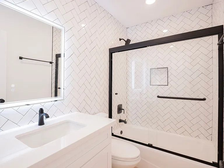 748 N Hudson LLC — Photo 12