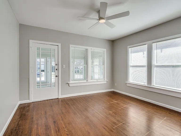 5011 Parkland Ave — Photo 15
