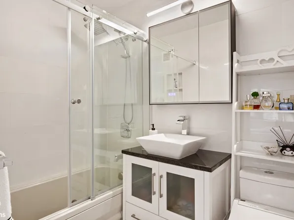 206 East 95th Street image 5 of 6