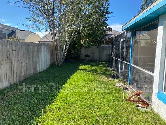 3rd image of 2882 Picadilly Cir