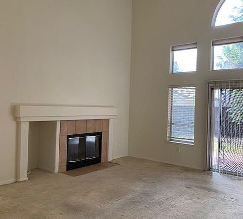 3rd image of 256 Doulton Ct