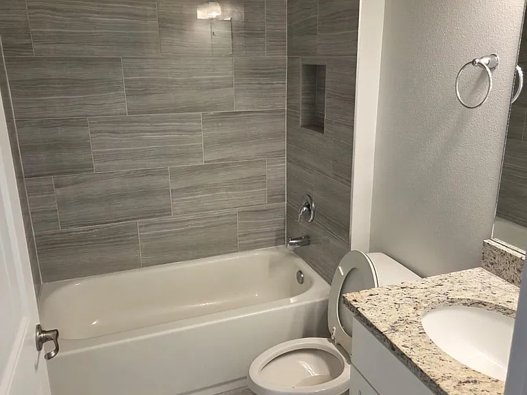 2437 Hagoplan Ave SW — Photo 8