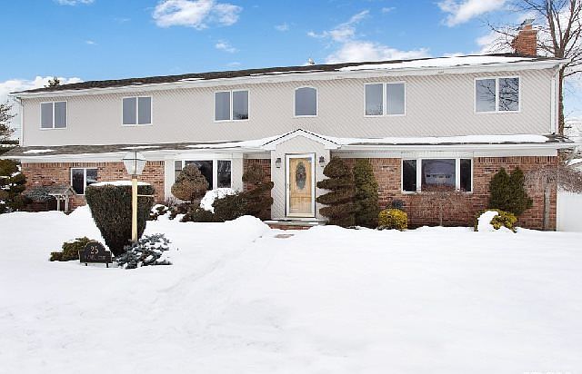 1st image of 25 Maxwell Ct