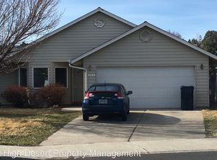 3208 SW Salmon Ave, Redmond, OR 97756