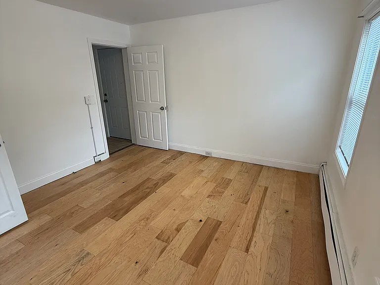 180 Cedar St #4 — Photo 3