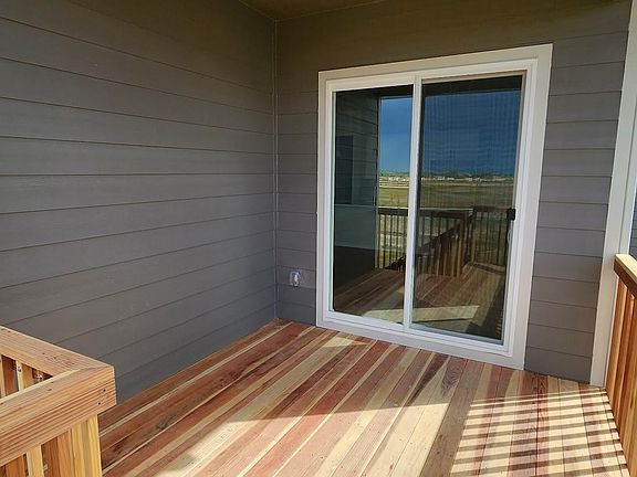 Deck off of kitchen